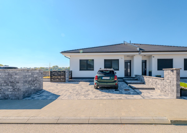 IBA U NÁS! Na predaj 4i dom-novostavba, 513m2, Lužianky