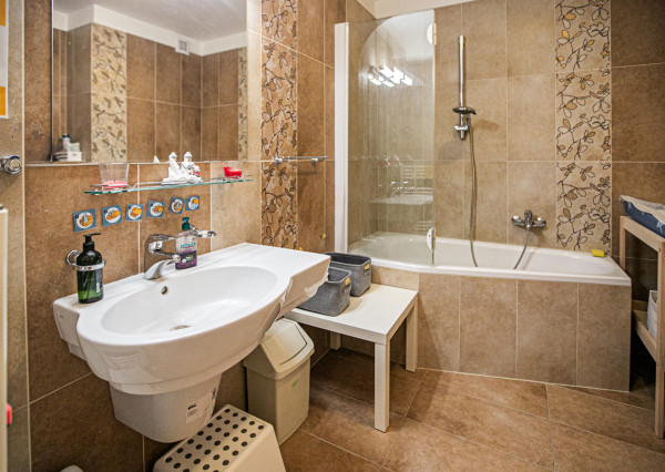 NA PRENÁJOM priestory v srdci obce Bernolákovo