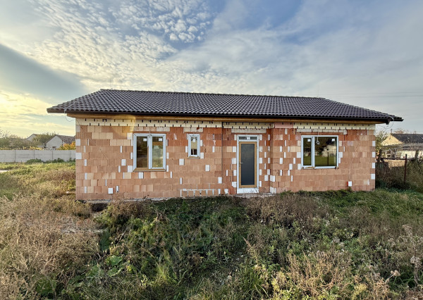 IBA U NÁS! Na predaj- novostavba 3 i RD v obci Horná Potôň