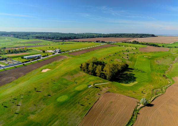 DEŇ OTVORENÝCH DVERÍ !! Na predaj 4i dom, 513m2, Lužianky