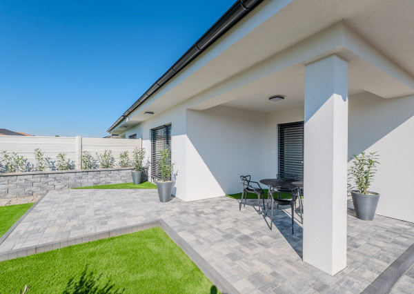 DEŇ OTVORENÝCH DVERÍ !! Na predaj 4i dom, 513m2, Lužianky