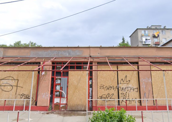 NA PREDAJ! Budova v Trebišove pripravená na rekonštrukciu