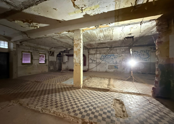 NA PREDAJ! Budova v Trebišove pripravená na rekonštrukciu