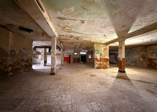 NA PREDAJ! Budova v Trebišove pripravená na rekonštrukciu