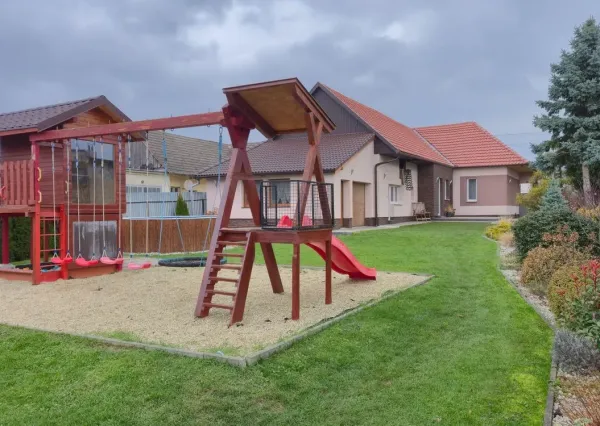 Pripravujeme ! Na predaj 5 izbový RD, Chocholná Velčice