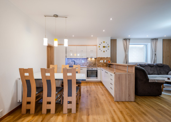 NA PREDAJ 5 izbový RD, Chocholná Velčice