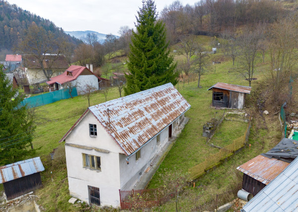 IBA U NÁS! Vidiecky dom pod lesom s výhľadmi - Červený Kameň