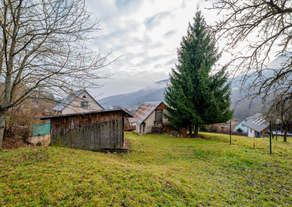IBA U NÁS! Vidiecky dom pod lesom s výhľadmi - Červený Kameň
