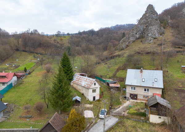 IBA U NÁS! Vidiecky dom pod lesom s výhľadmi - Červený Kameň