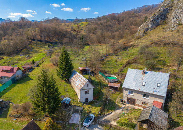 IBA U NÁS! Vidiecky dom pod lesom s výhľadmi - Červený Kameň