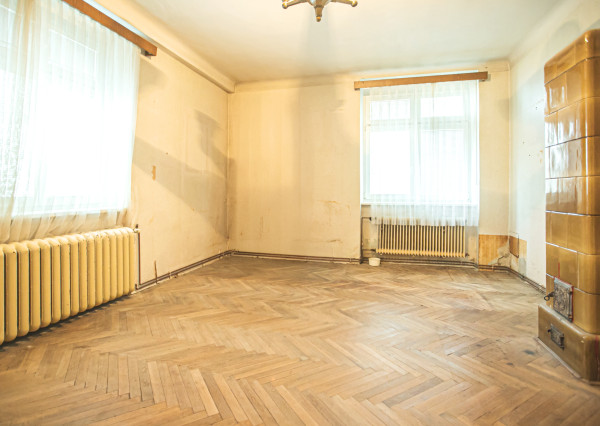 IBA U NÁS! Staromestský 2 izbový byt v pôvodnom stave, 83 m²