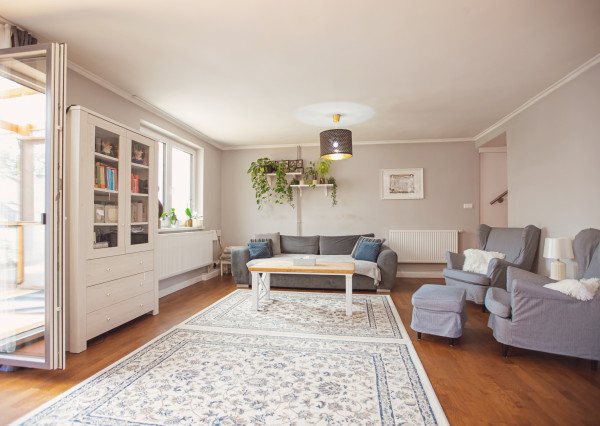 IBA U NÁS!! Zrekonštruovaný rodinný dom v Ivanke pri Dunaji