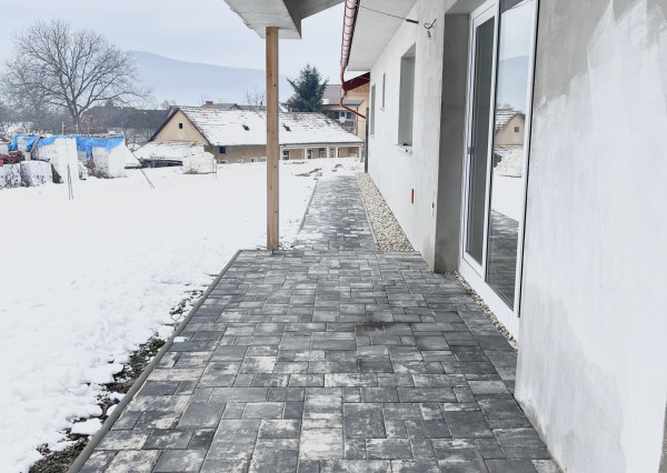 NA PREDAJ! Novostavba 4i. bungalov BYSTRIČANY okr. Prievidza