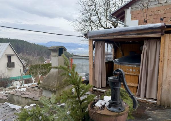 Rekreačná chata s nádherným výhľadom - Lednické Rovne,Púchov