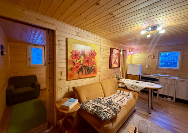 NA PREDAJ! Lukratívny pozemok s chatou v Myslave