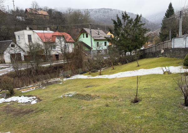 NA PREDAJ! Dom s výhľadmi na Strážovské vrchy-Košecké Rovné