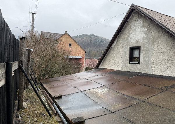 NA PREDAJ! Dom s výhľadmi na Strážovské vrchy-Košecké Rovné