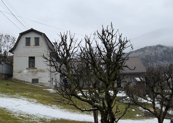 NA PREDAJ! Dom s výhľadmi na Strážovské vrchy-Košecké Rovné