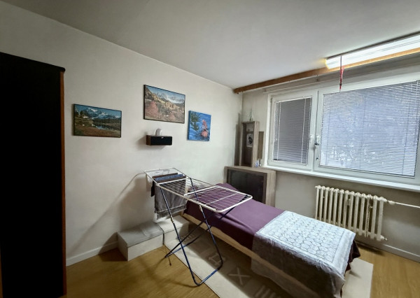 NA PREDAJ! 3 izbový byt v pôvodnom stave - Karola Adlera