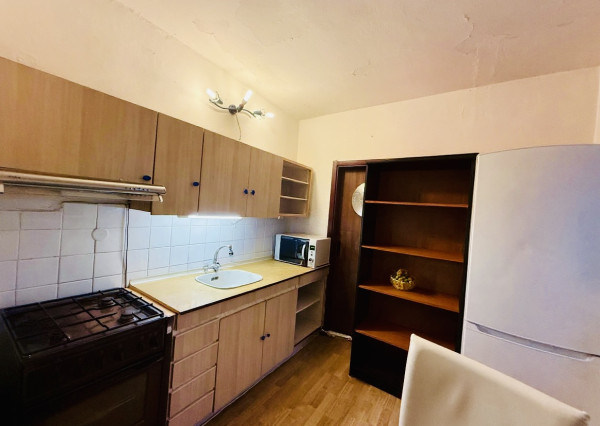 NA PREDAJ! 3 izbový byt v pôvodnom stave - Karola Adlera