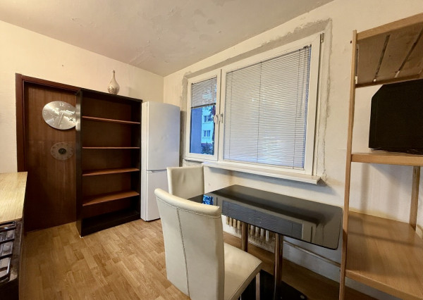 NA PREDAJ! 3 izbový byt v pôvodnom stave - Karola Adlera