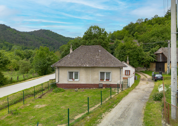 IBA U NÁS! Dom s výhľadom na Čachtický hrad, Višňové, NMnV