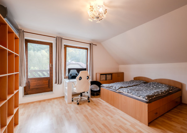 IBA U NÁS! Na predaj 6i rodinný dom v Čadci, 473m2