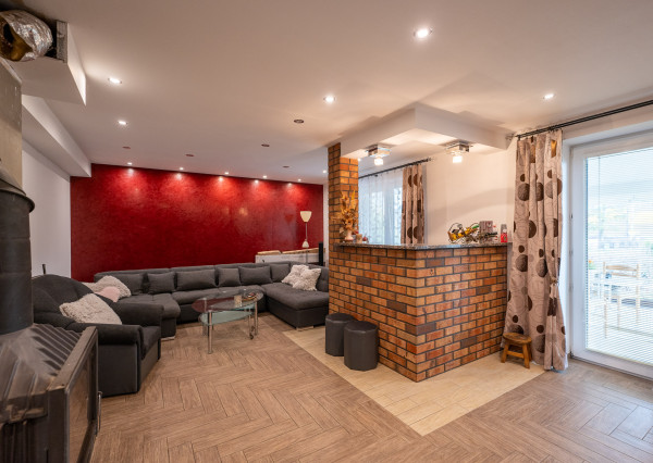 NA PREDAJ - Priestranný 5i rodinný dom, 190m2, Žilina, Varín