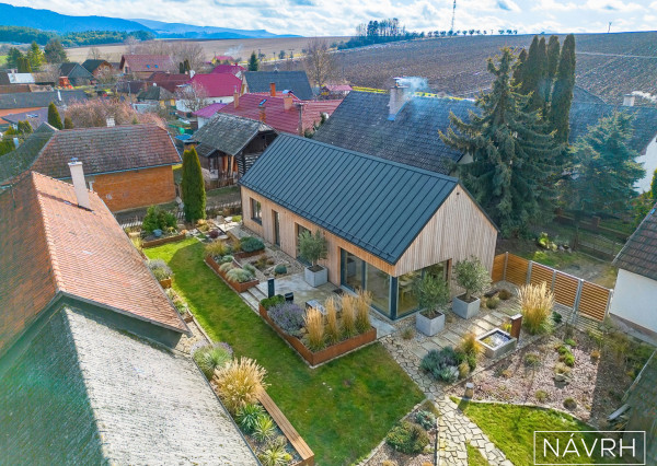 IBA U NÁS: Na predaj staršia drevenica – rodinný dom Mošovce