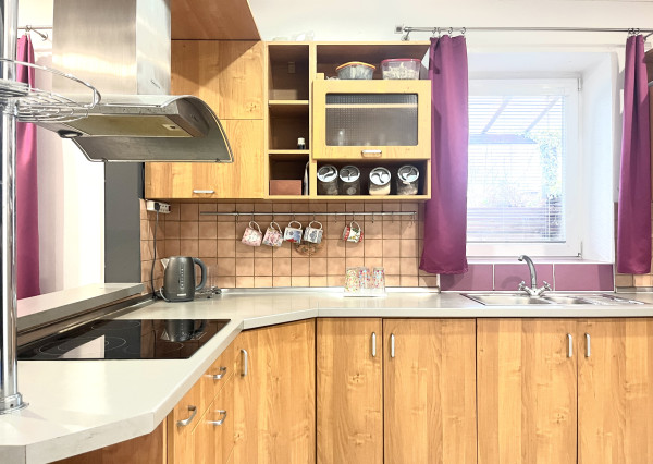 NA PREDAJ! Útulný 4i Rodinný dom s garážou Bošany centrum