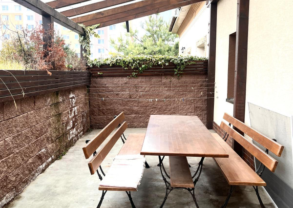 NA PREDAJ! Útulný 4i Rodinný dom s garážou Bošany centrum