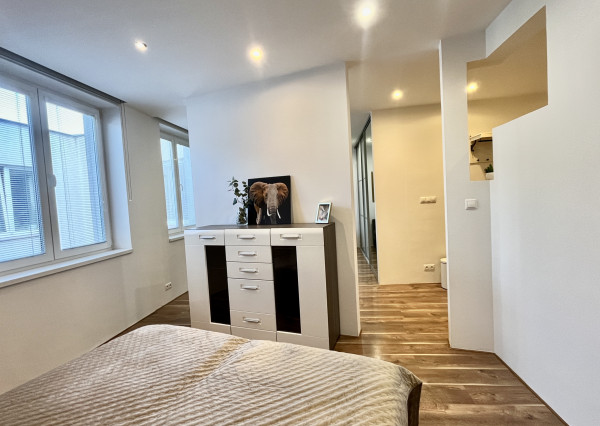 NA PRENÁJOM! 2-izbový byt, Zámocká, BA Staré mesto