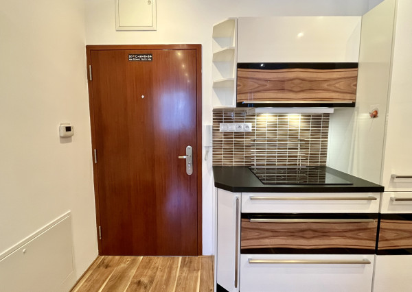 NA PRENÁJOM! 2-izbový byt, Zámocká, BA Staré mesto