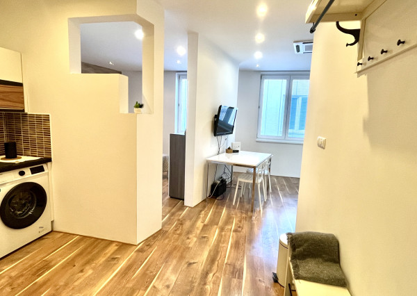 NA PRENÁJOM! 2-izbový byt, Zámocká, BA Staré mesto