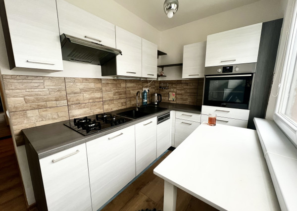 NA PREDAJ! Priestanný 2-izbový byt, Dúbravka, Nejedlého