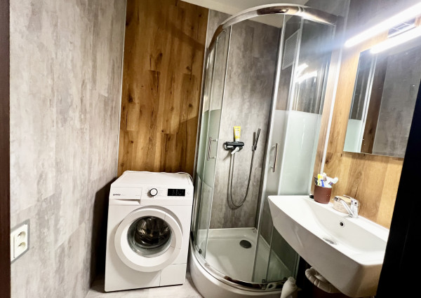 NA PREDAJ! Priestanný 2-izbový byt, Dúbravka, Nejedlého