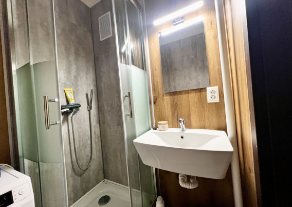 NA PREDAJ! Priestanný 2-izbový byt, Dúbravka, Nejedlého