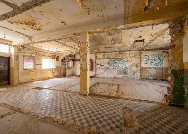 NA PREDAJ! Budova v Trebišove pripravená na rekonštrukciu