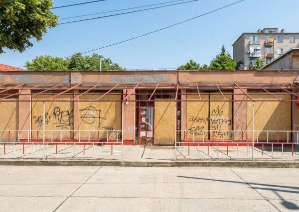 NA PREDAJ! Budova v Trebišove pripravená na rekonštrukciu