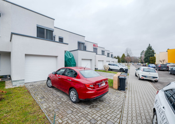 IBA U NÁS!Na predaj 4i rodinný dom + garáž, 149m2, Prievidza