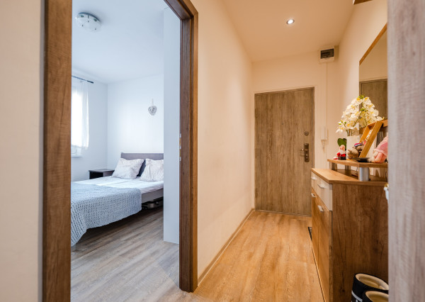 IBA U NÁS! Na predaj 2i byt po kompl.rekonš.51m2, Kežmarok