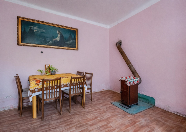 IBA U NÁS! Na predaj dom v krásnom prostredí, Haluzice 775m2