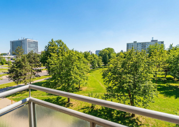 IBA U NÁS! 2,5-izbový byt, Ružinov, Komárnicka Ulica