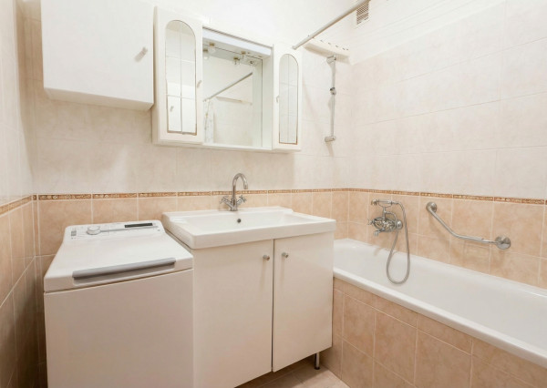 IBA U NÁS! 2,5-izbový byt, Ružinov, Komárnicka Ulica