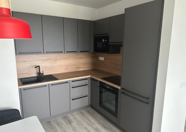 NA PREDAJ! Ružinov-Ovocné sady zariadený 2 izbový byt