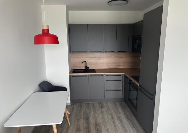 NA PREDAJ! Ružinov-Ovocné sady zariadený 2 izbový byt