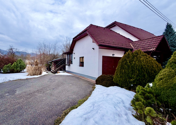 IBA U NÁS! Rodinný dom s väčšou záhradou - Lednické Rovne