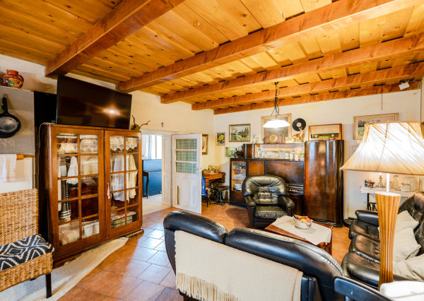 IBA U NÁS! Na predaj 7-izbový rodinný dom, 338 m2, Podhájska