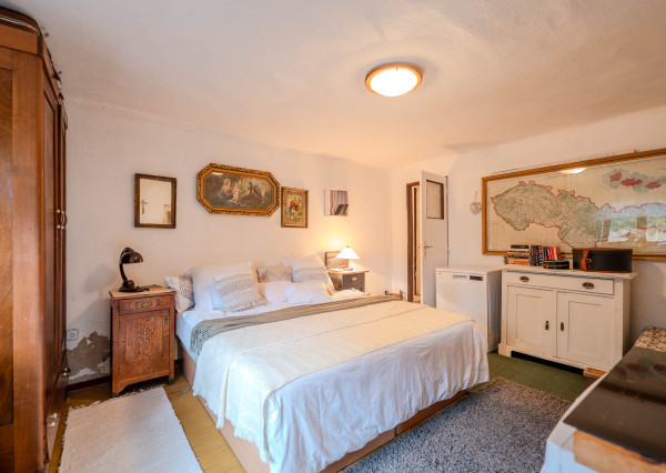 IBA U NÁS! Na predaj 7-izbový rodinný dom, 338 m2, Podhájska