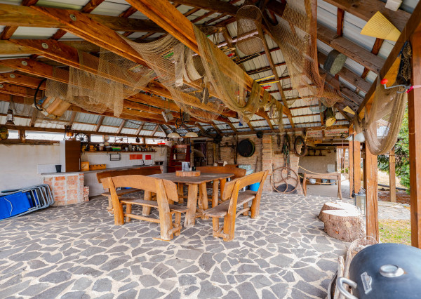 IBA U NÁS! Na predaj 7-izbový rodinný dom, 338 m2, Podhájska